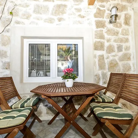 Villa Anita, *