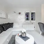 Anita, Cavtat