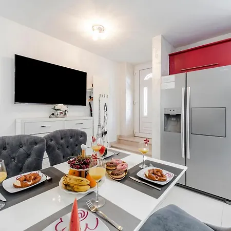 Anita, * Цавтат