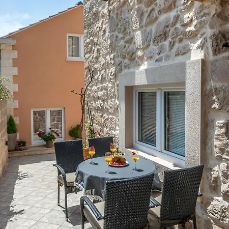 Villa Anita, *